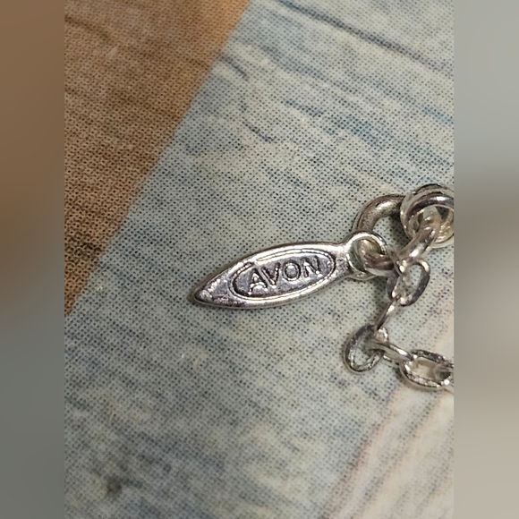 Vintage Avon Silver Tone Jewelry Set - Picture 4 of 8